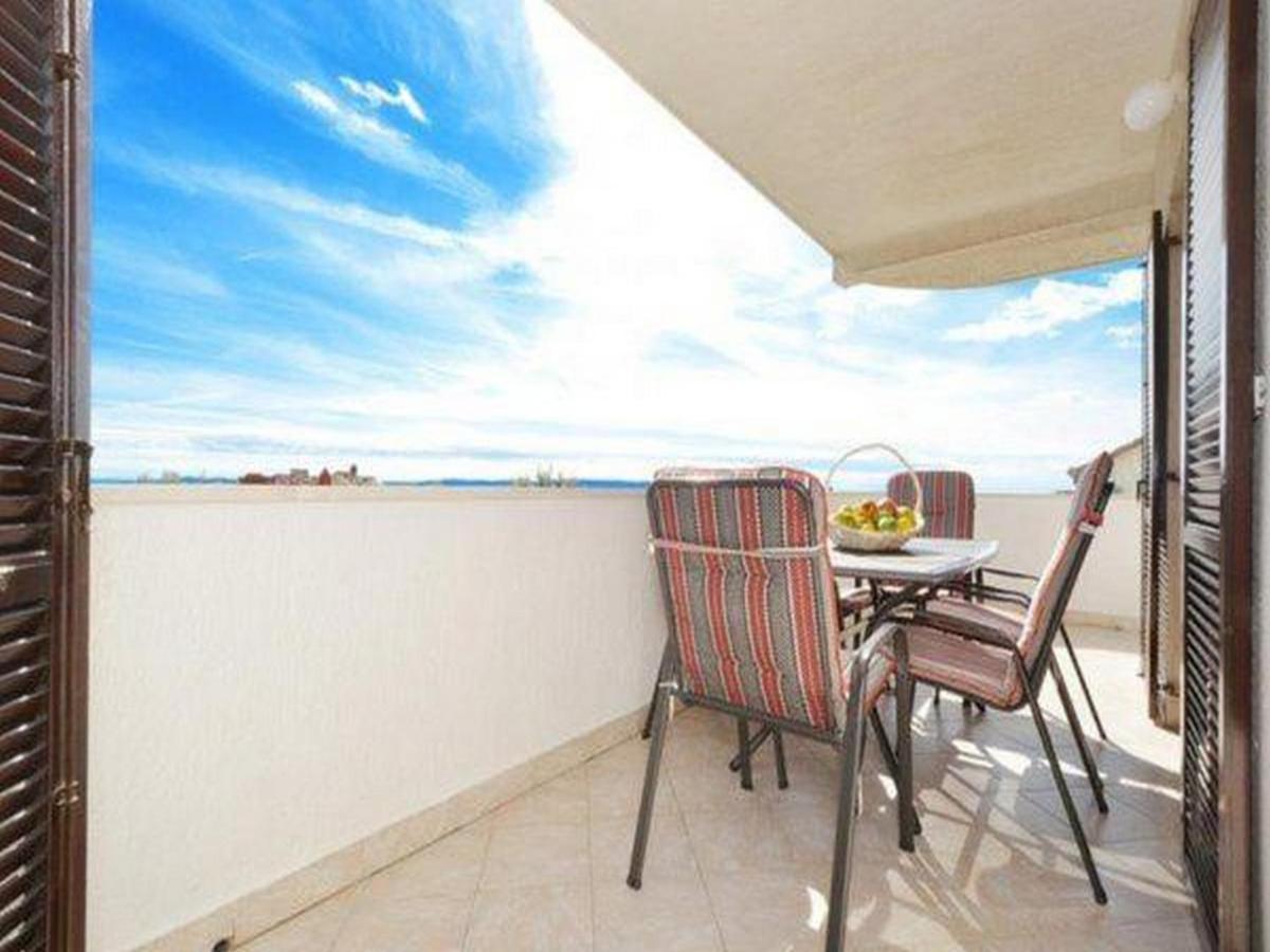 Apartment With Heated Pool And Sea View Trogir Eksteriør bilde