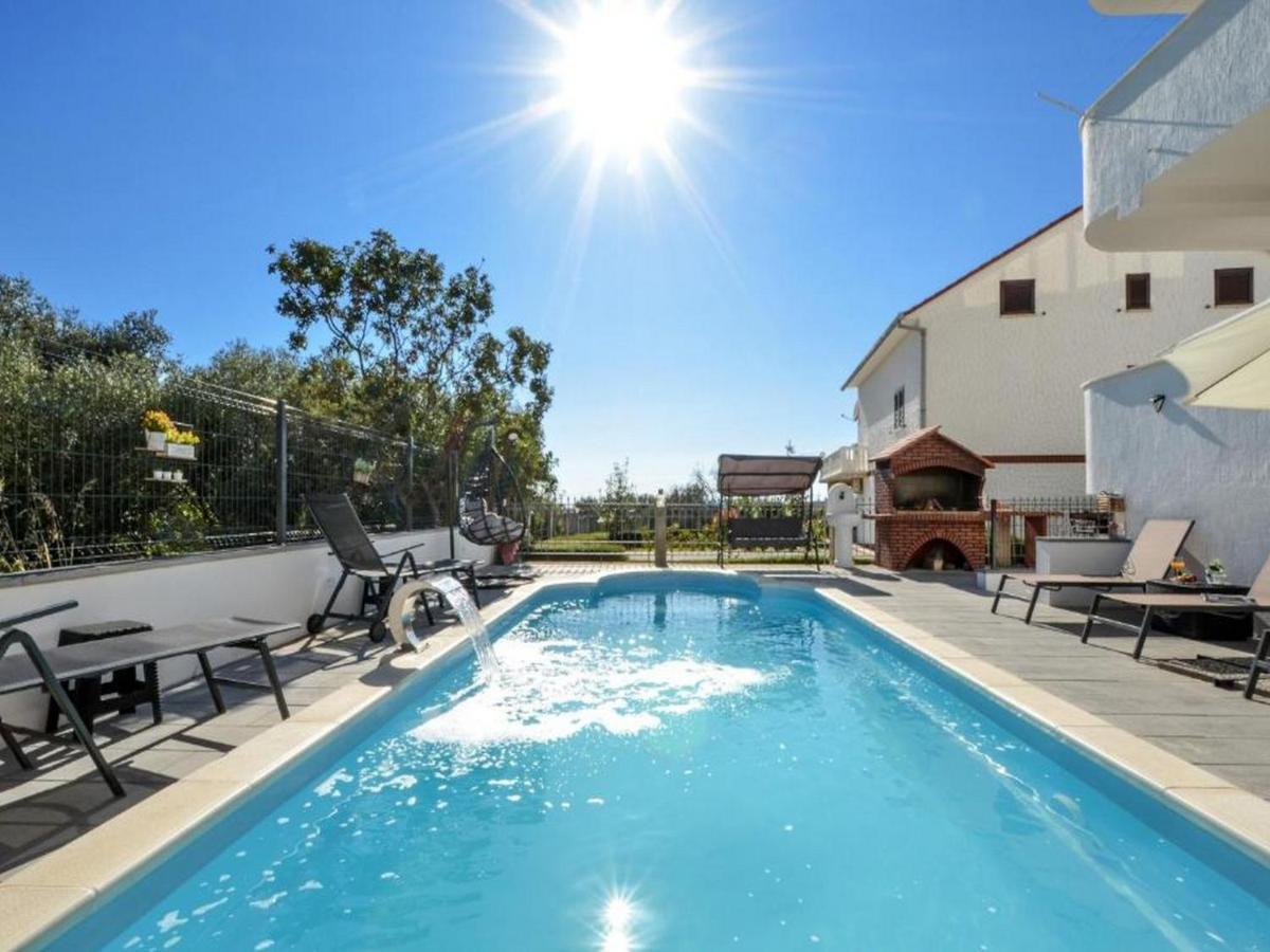 Apartment With Heated Pool And Sea View Trogir Eksteriør bilde