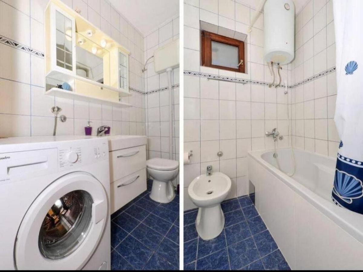 Apartment With Heated Pool And Sea View Trogir Eksteriør bilde